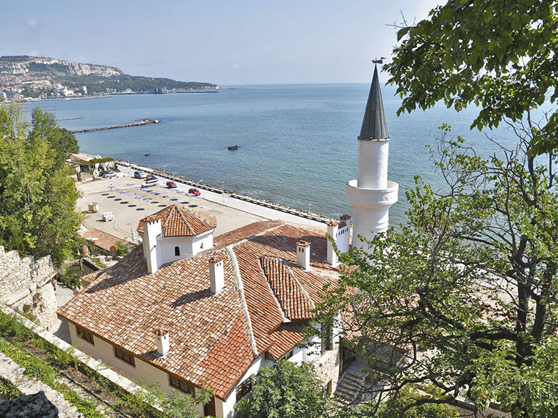 الشاطئ الملكي – بالشيك ورأس كالياكرا 