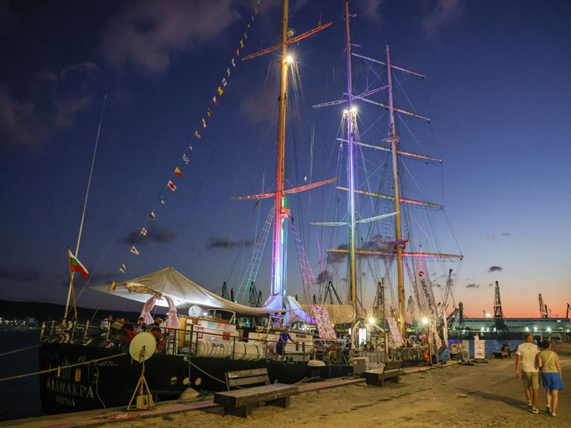 فارنا ليلاً – أمسية في المدينة