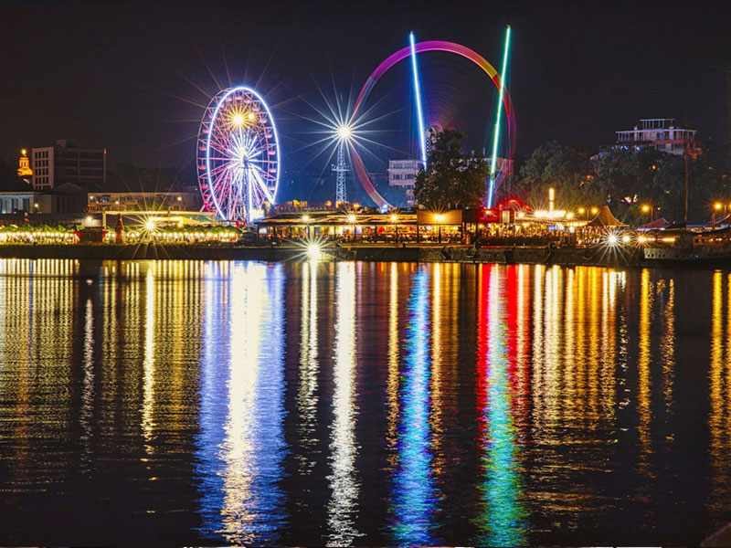 فارنا ليلاً – أمسية في المدينة